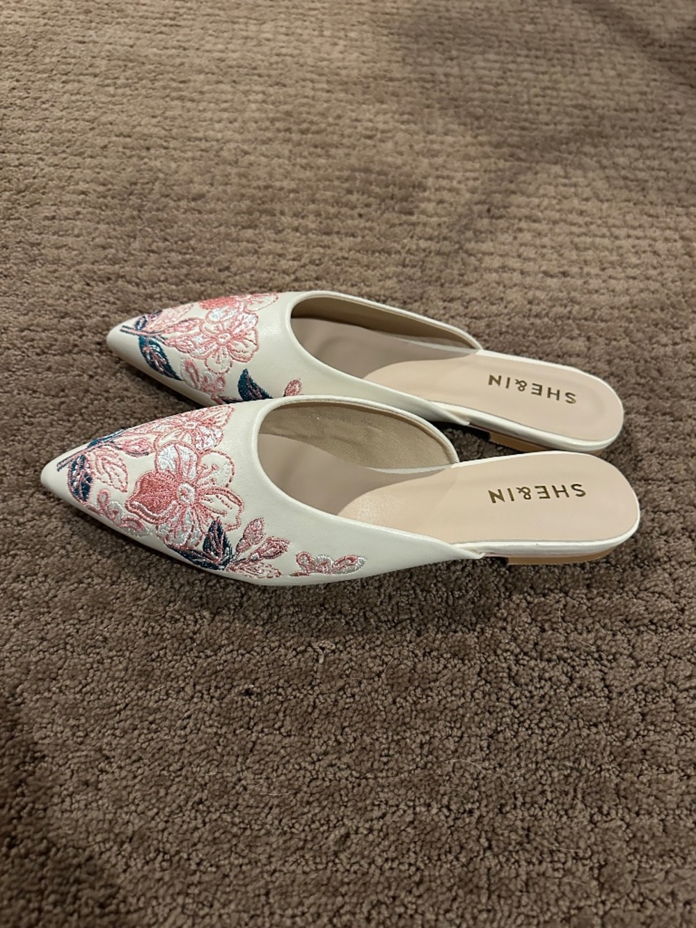 NWT SHEIN Floral Cream Colored Mule Flats